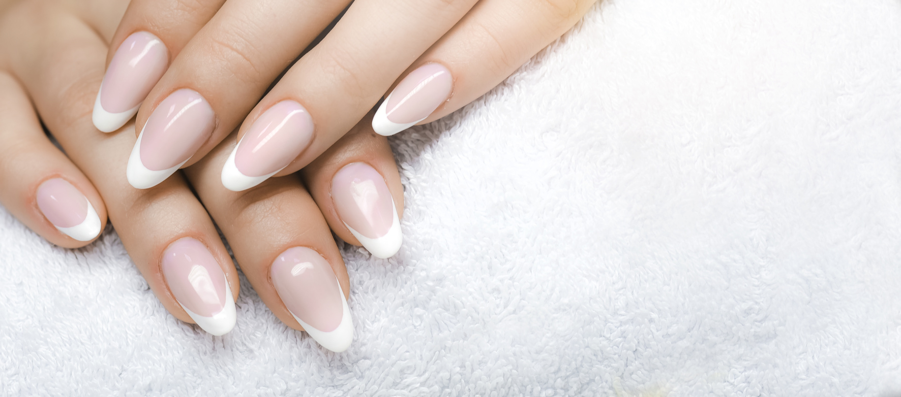 Neglesalon Ringsted - Bedste Manicure & Pedicure →